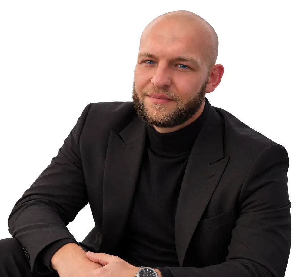 Николай Дикарев
